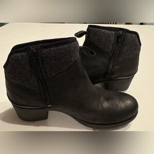 NWOB Merrell Chateau II Mid Pull Waterproof Black Leather Ankle Boots Size 9